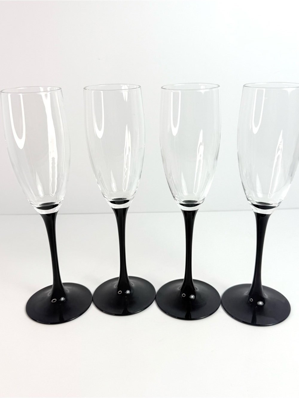 Luminarc of France-Set of Four "Domino Signature Black Stem" Champagne Flutes